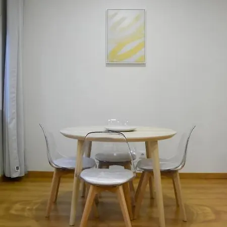 Tomas Flat Front פורטו