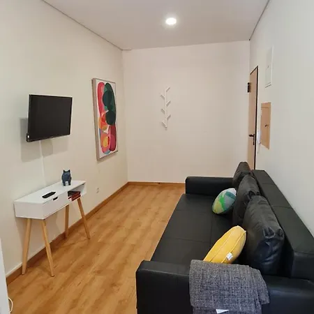 Tomas Flat Front פורטו