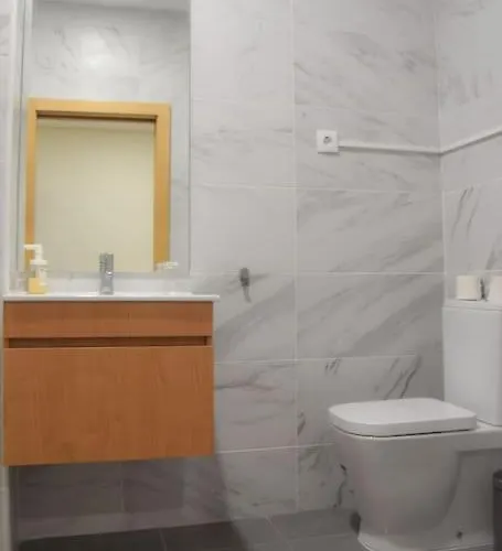 Tomas Flat Front Daire *