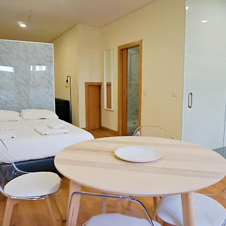 Tomas Flat Front 포르투