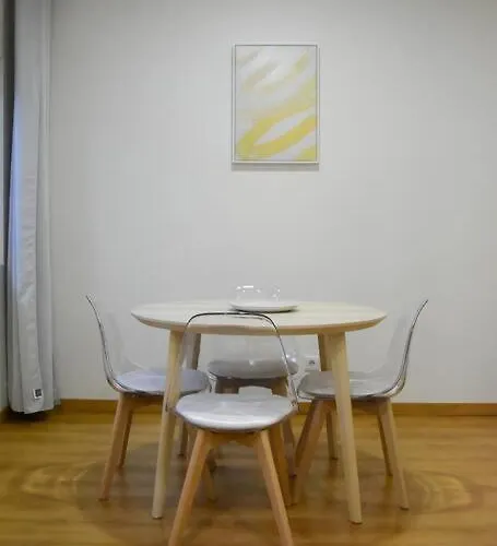 Tomas Flat Front 포르투