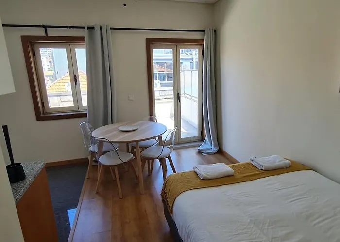 Tomas Flat Front 포르투